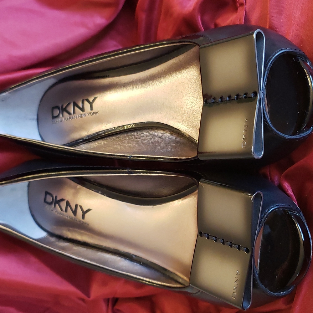 DKNY Womens Shoes